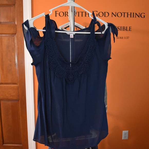 Women's Size Medium "Cold Shoulder" Top by Candies - Picture 2 of 3